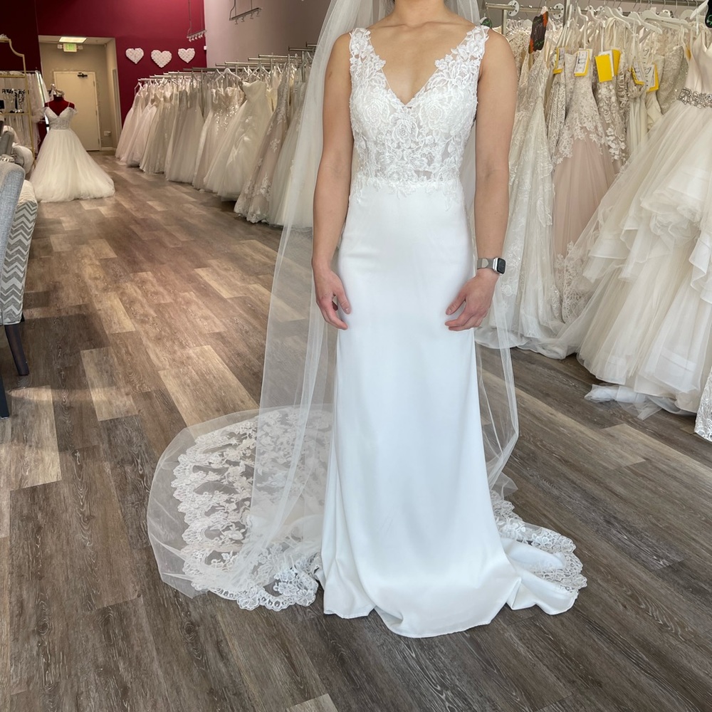 Aire Barcelona Neith Fitted Wedding Dress new (NWT) unaltered size 10